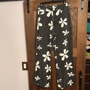 Adorable Baevely size medium Black Jeans with White Floral Print